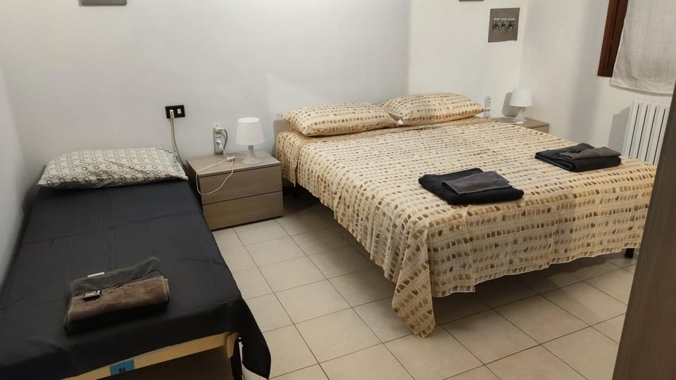 APARTMENT 5 BEDS Kitchen BOLOGNA Apartment in Bologna