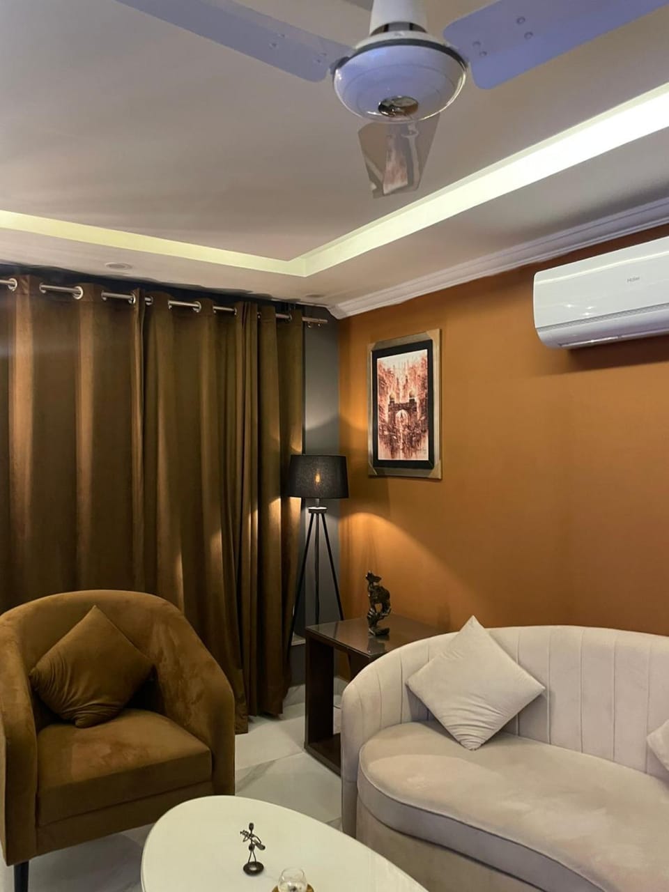 2bedroom Luxury apartment Comfy selfcheck-in Apartment in Lahore