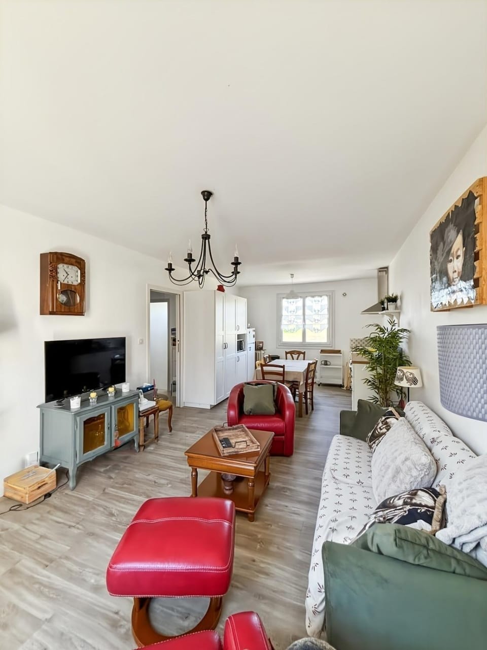 Maison familiale, jardin privé, proche d'Aurillac House in Auvergne-Rhône-Alpes