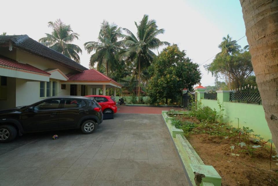 Strictly Vegetarian only Coconut Farm House Peaceful 2BRK Nature Retreat House in Kerala