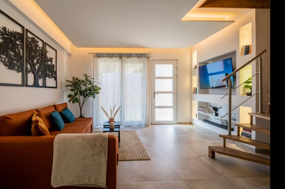 Communal lounge/ TV room, TV and multimedia, Living room