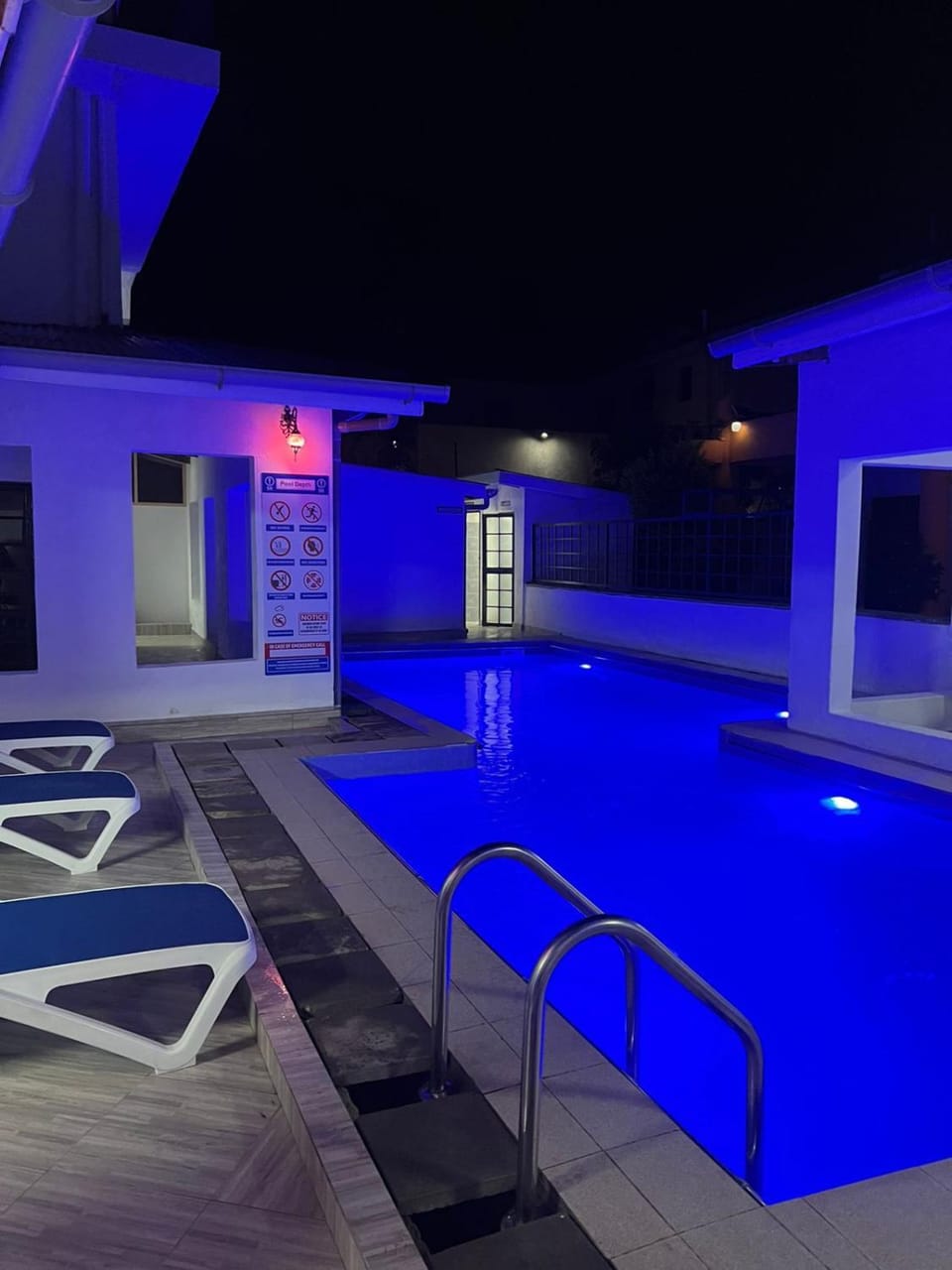 Swimming pool, Swimming pool