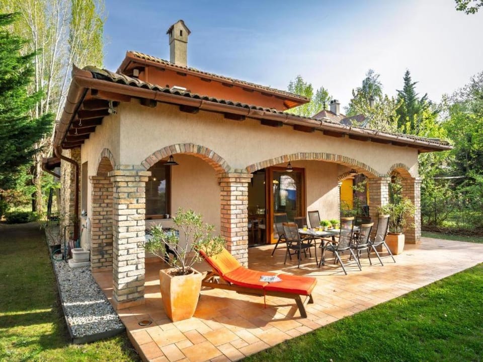 104 - Balatonszárszón 3 hálószobás luxus nyaraló saját vízparttal kiadó Villa in Balatonszárszó