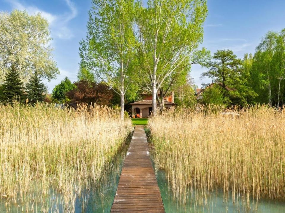 104 - Balatonszárszón 3 hálószobás luxus nyaraló saját vízparttal kiadó Villa in Balatonszárszó