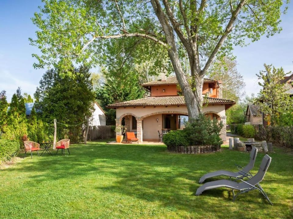 104 - Balatonszárszón 3 hálószobás luxus nyaraló saját vízparttal kiadó Villa in Balatonszárszó