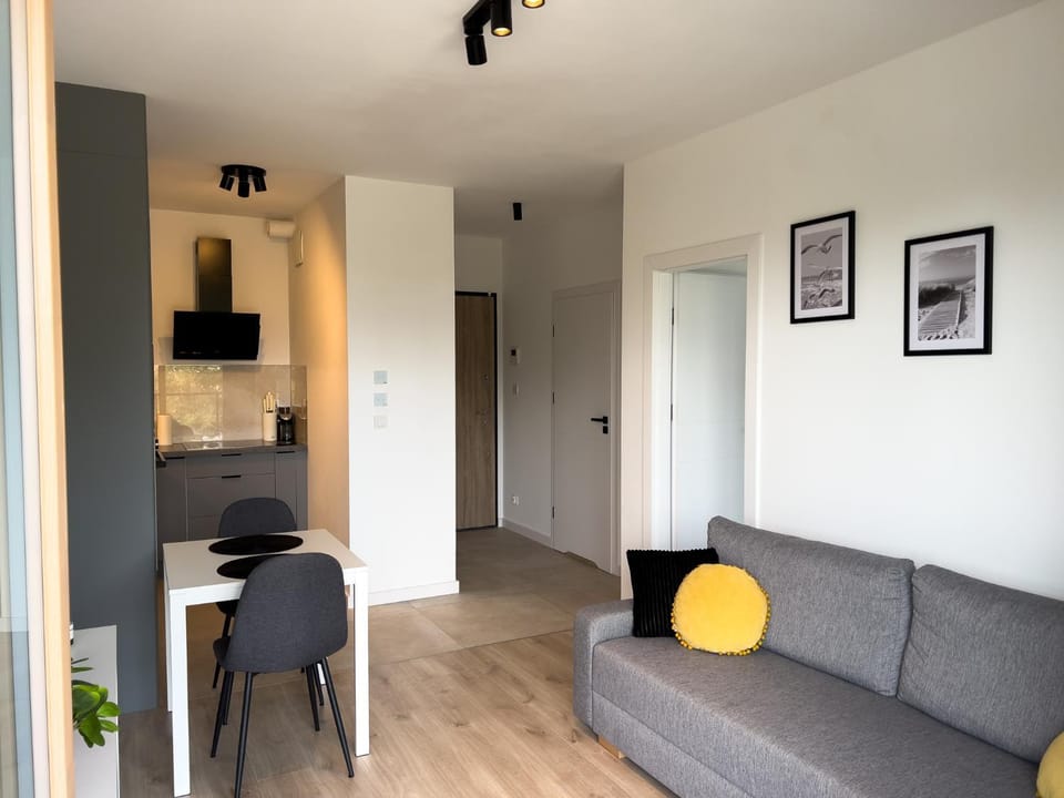 Kitchen or kitchenette, Seating area