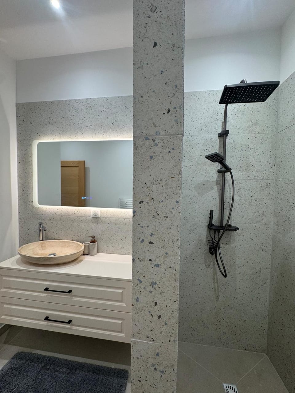 Esprit Lubéron, L'Olivier, logement entier Apartment in Le Thor