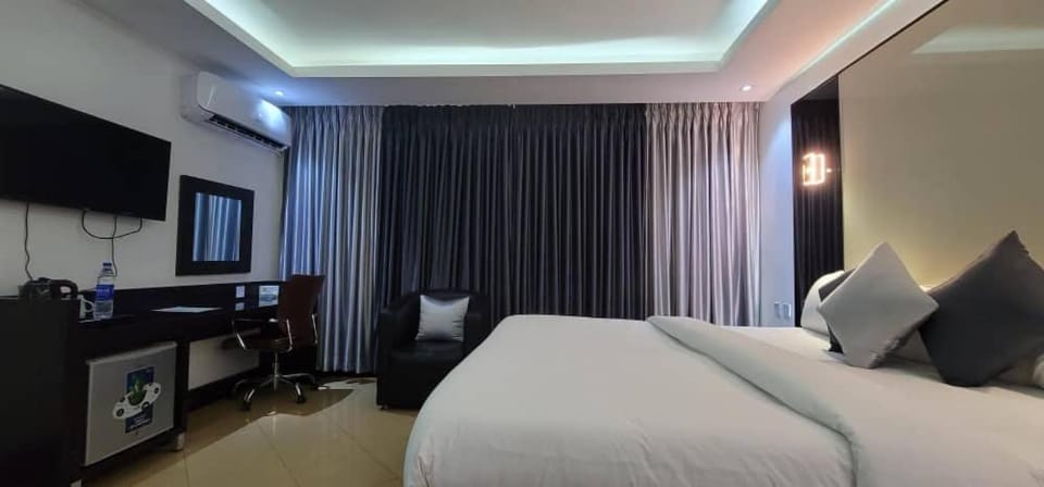 Brus View Suites Hotel in Lagos