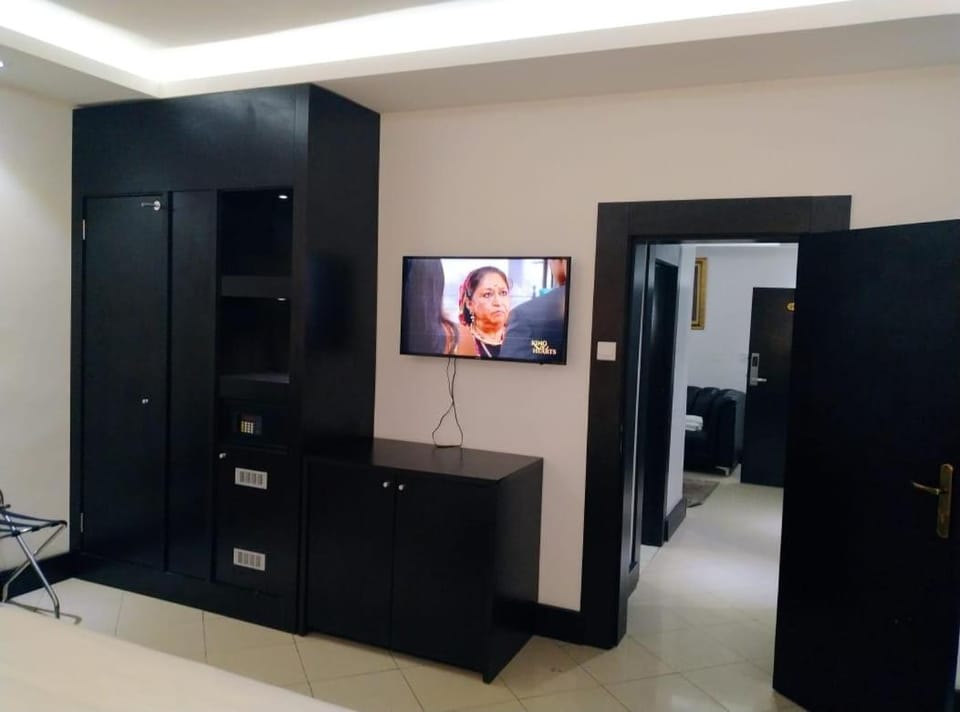 Brus View Suites Hotel in Lagos
