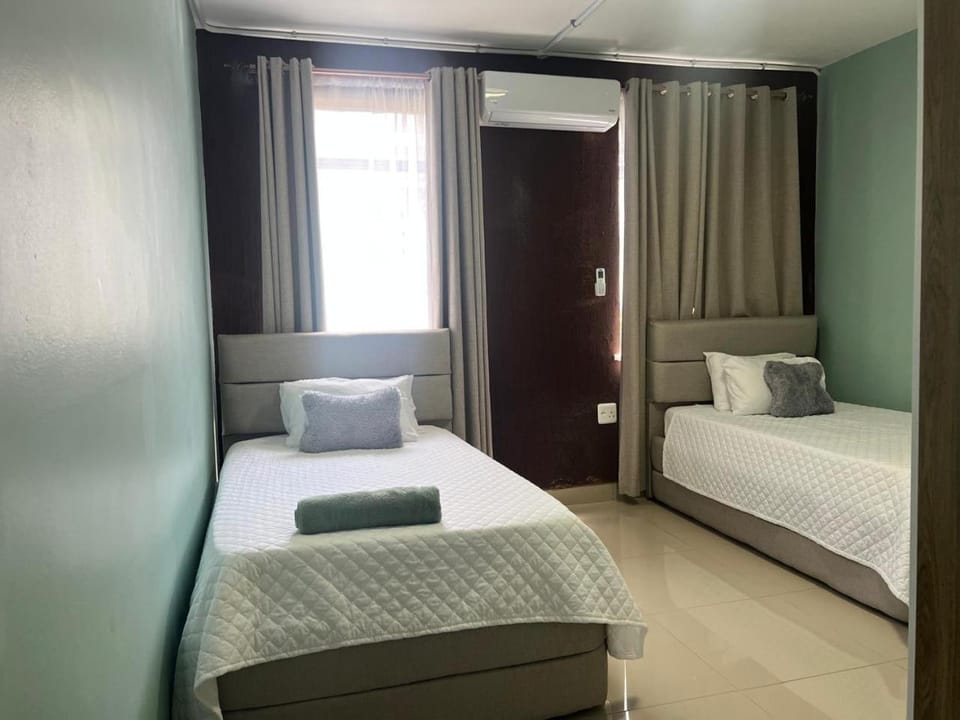 Photo of the whole room, Bedroom, towels