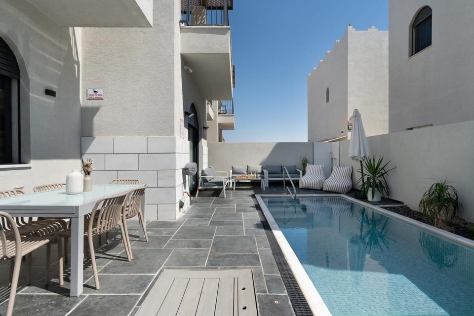 Property building, Patio, Day, View (from property/room), Balcony/Terrace, Dining area, Pool view, Swimming pool, sunbed