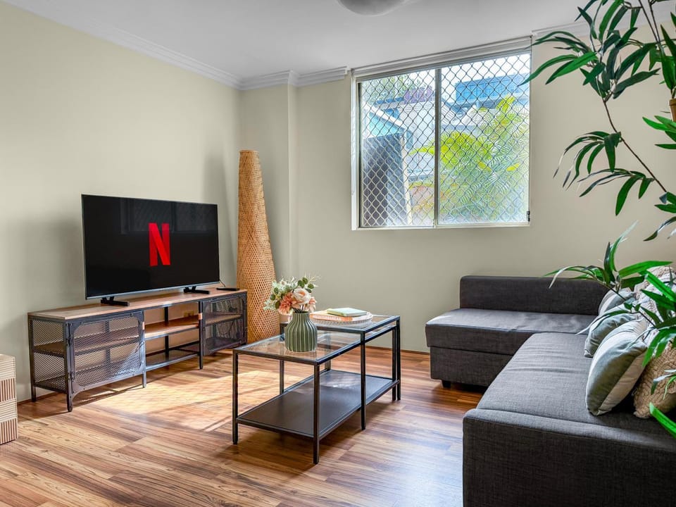 Communal lounge/ TV room, Living room, Seating area