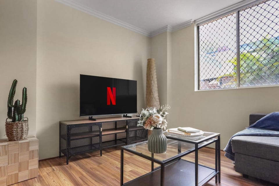 Communal lounge/ TV room, TV and multimedia, View (from property/room), Living room, Seating area
