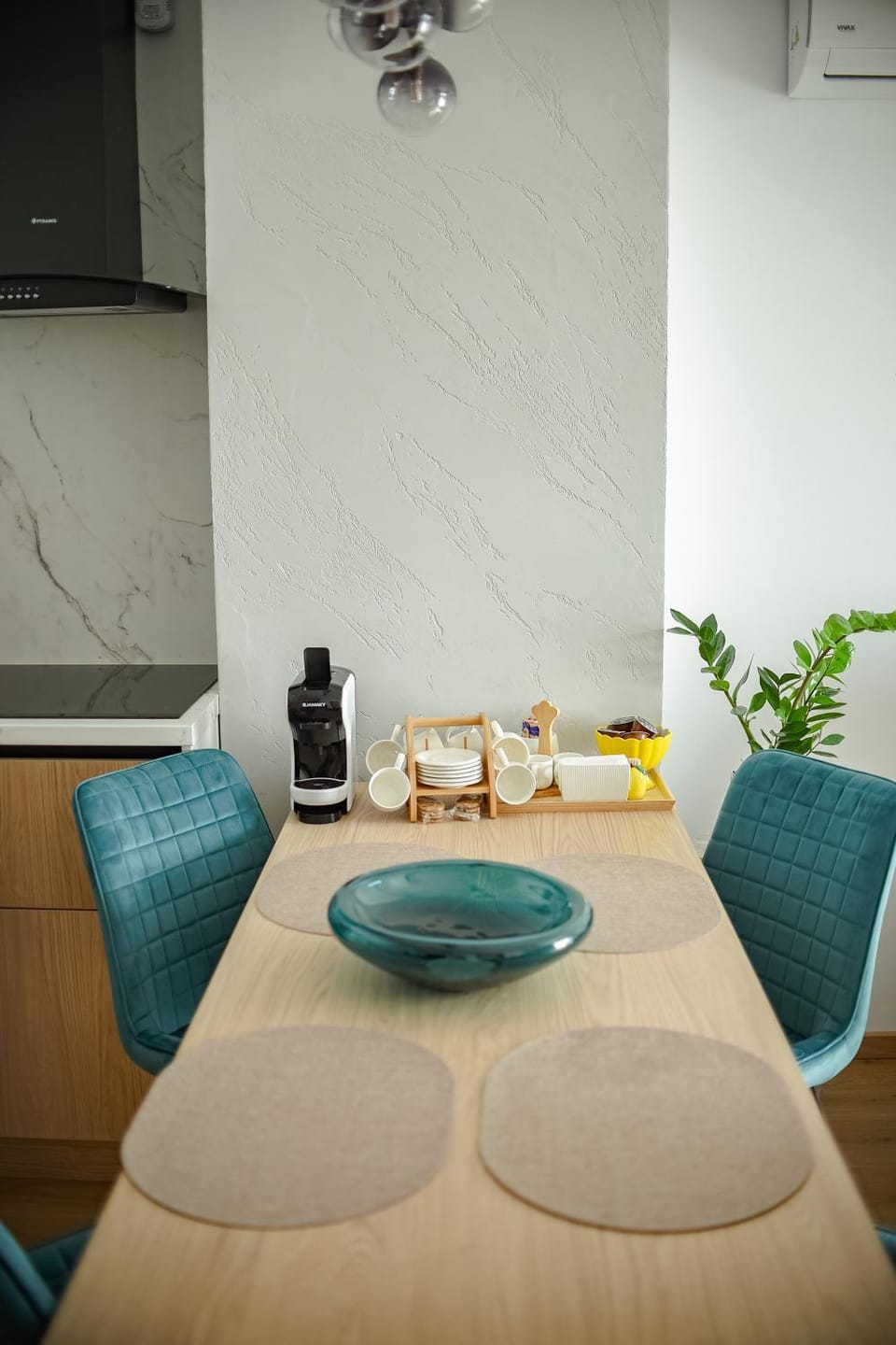 Dining area, kitchen