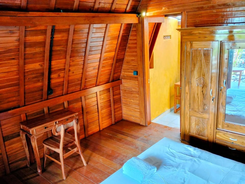 Bedroom, wardrobe