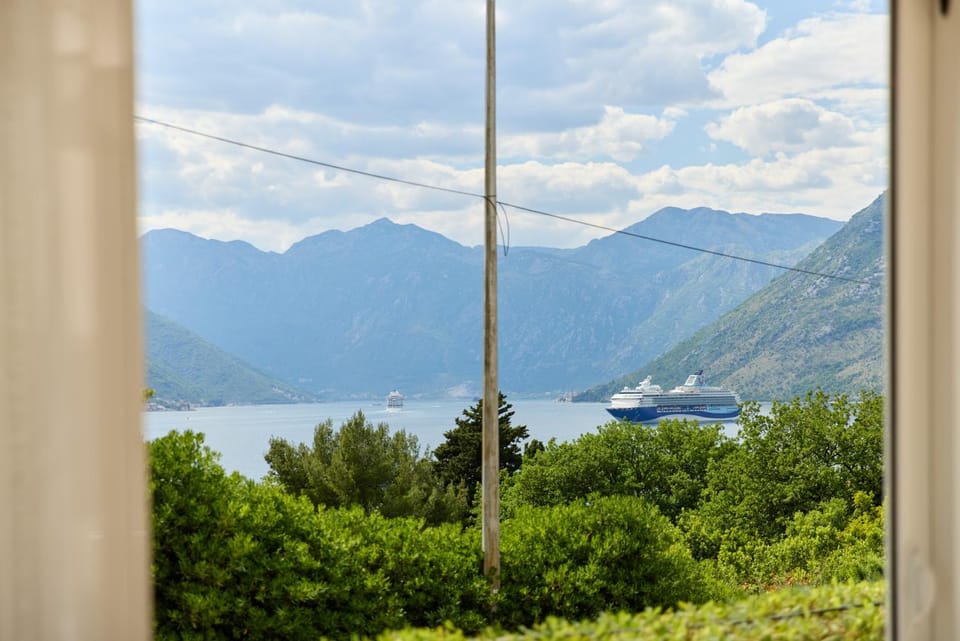 Symphony of the Kotor Bay Sea Apartment in Dobrota