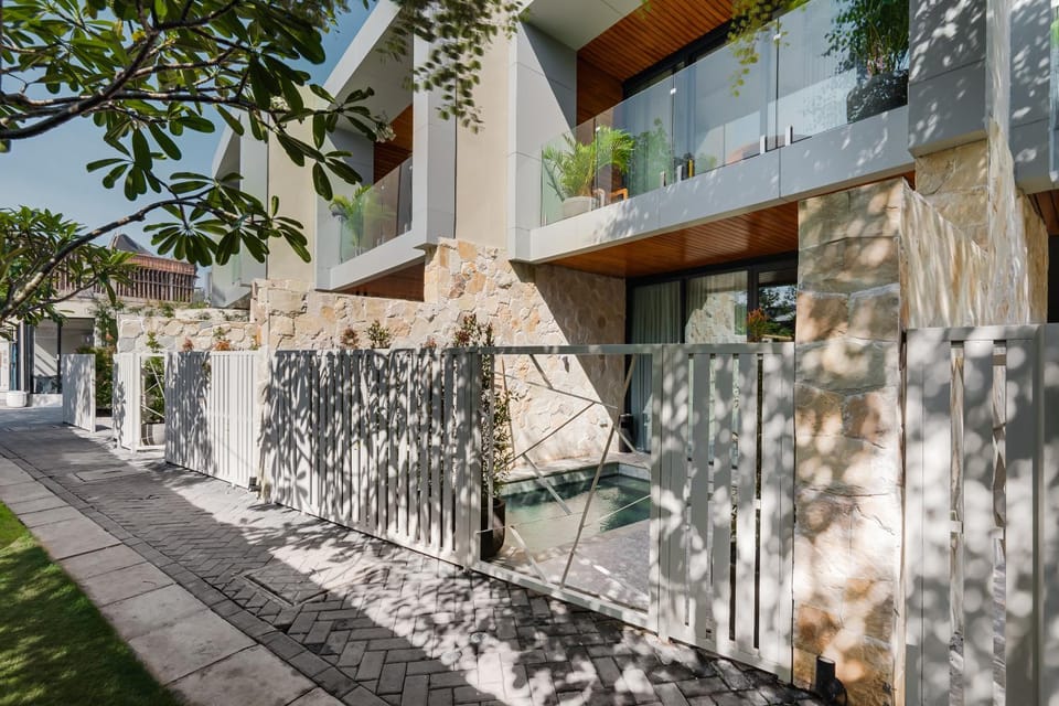 Property building, Facade/entrance