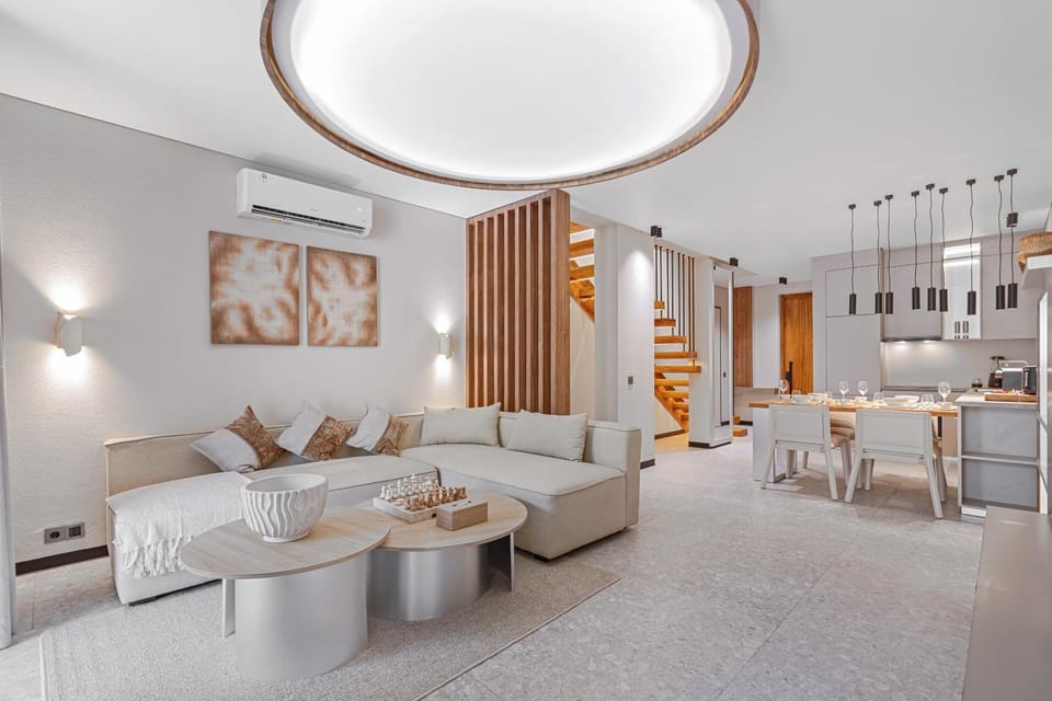 Living room, Seating area, Dining area