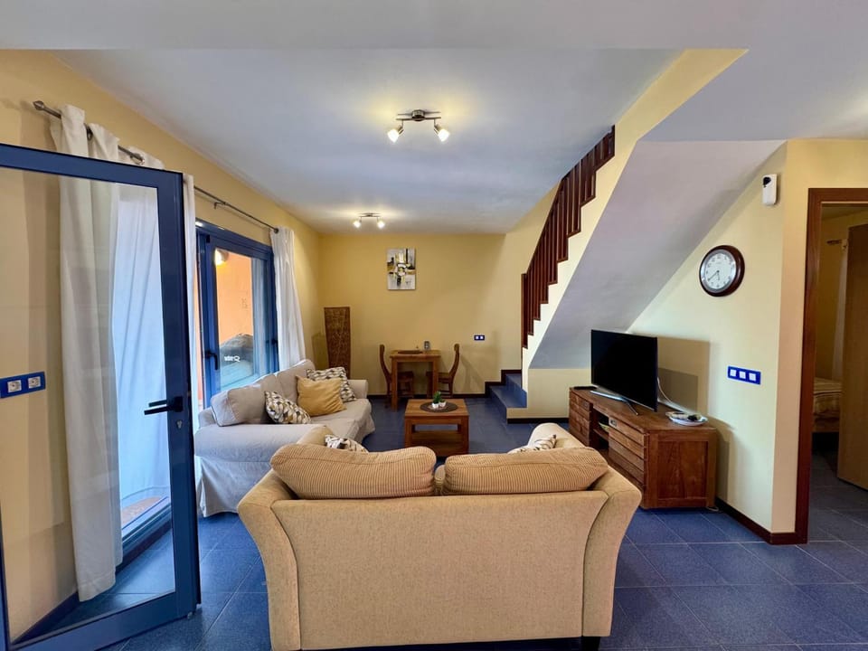 Communal lounge/ TV room, Living room