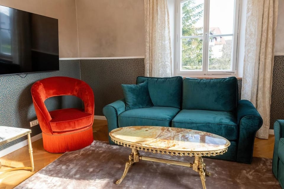 Communal lounge/ TV room, Living room, fireplace