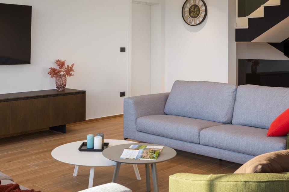 Communal lounge/ TV room, Living room