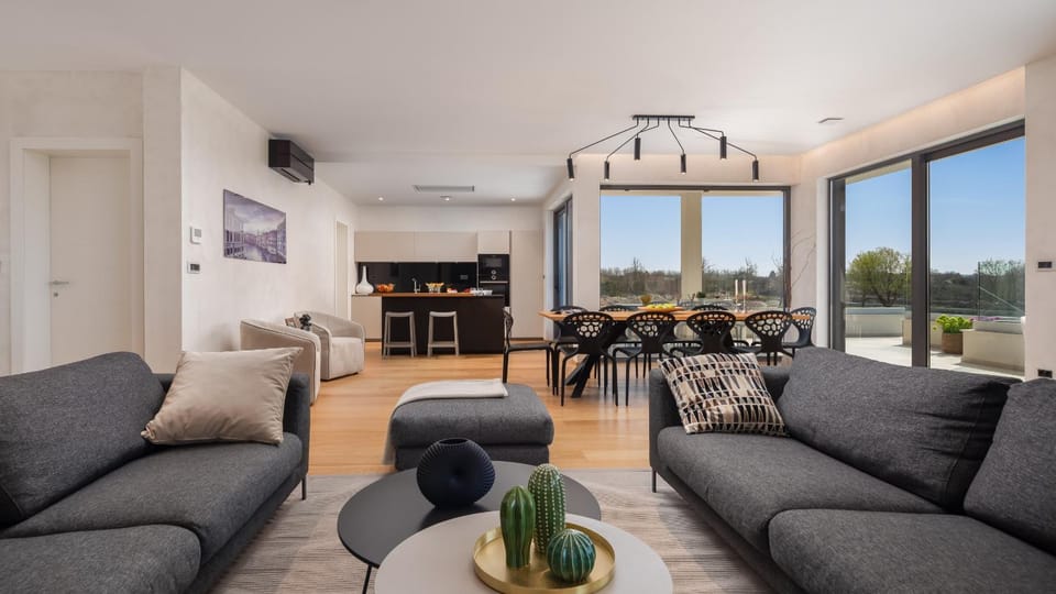 Communal lounge/ TV room, Living room