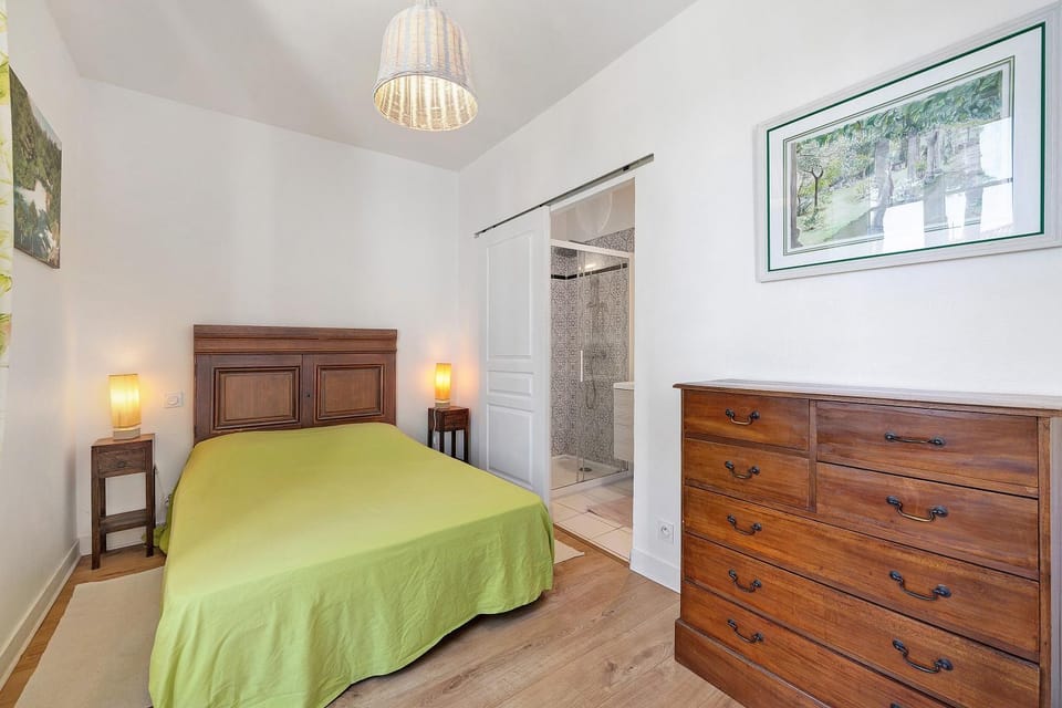 Living room, Bedroom