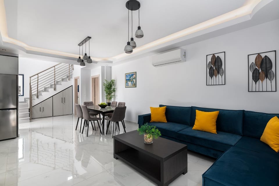 Living room, Seating area, air conditioner