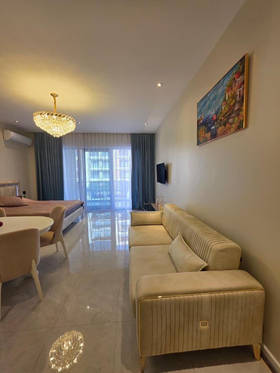 Photo of the whole room