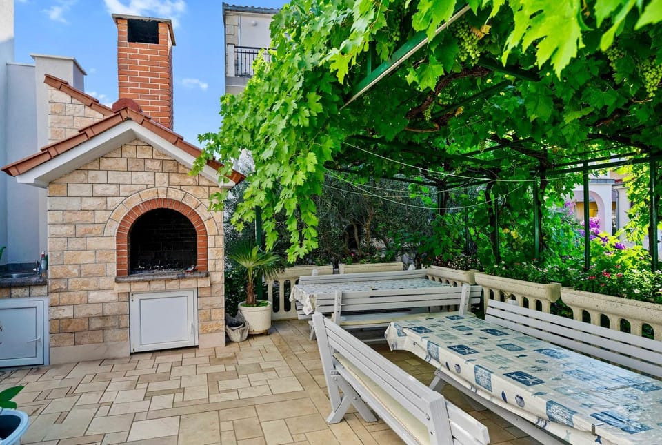 BBQ facilities, Garden