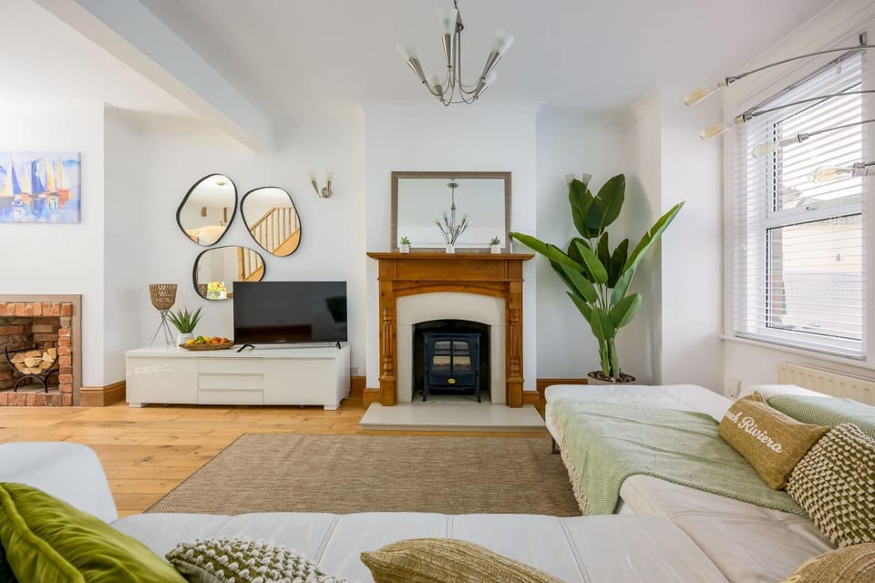 TV and multimedia, Living room, fireplace