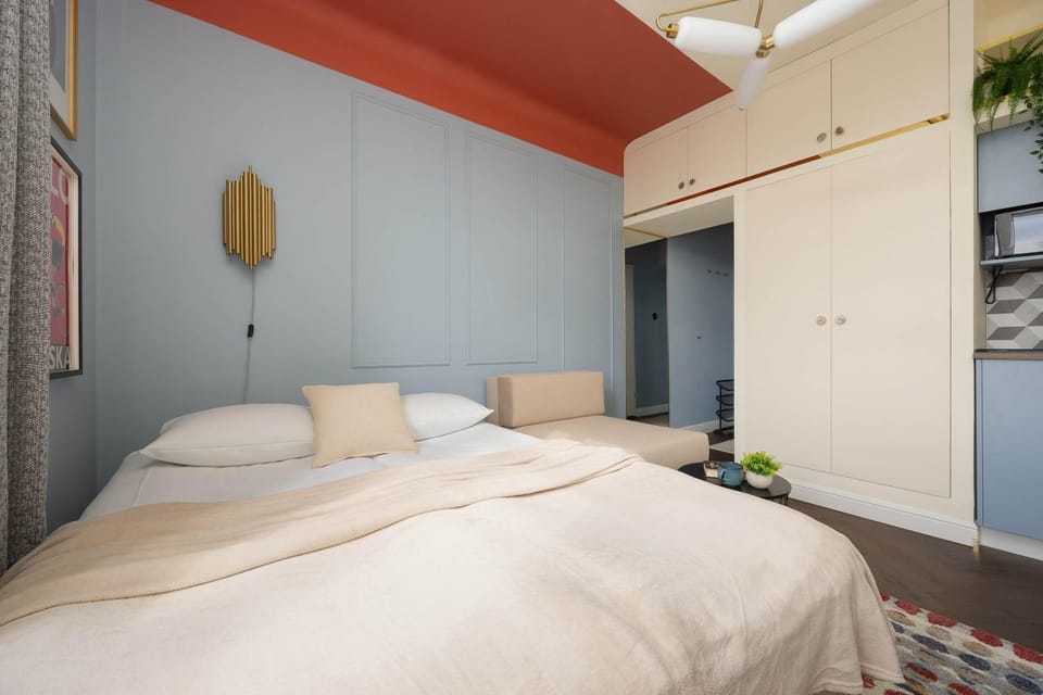 Bed, Photo of the whole room, wardrobe