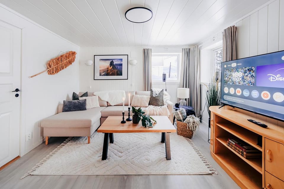 TV and multimedia, Living room, Photo of the whole room, Seating area