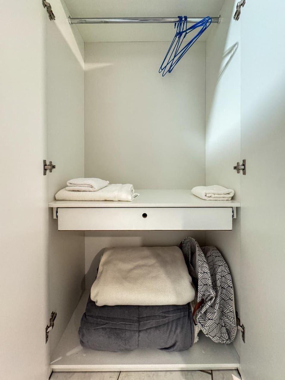 towels, wardrobe