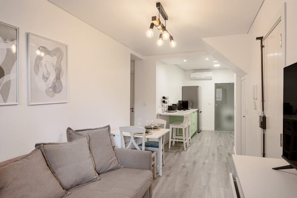 Duque Central Stay Walk to Rossio & Chiado Apartment in Lisbon