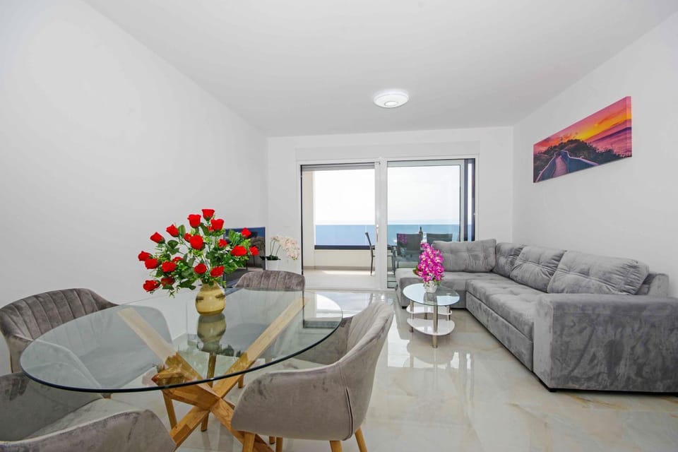 Living room, Sea view