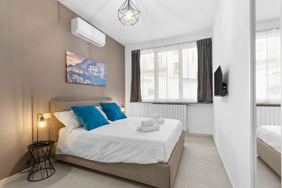 Bed, TV and multimedia, Bedroom, air conditioner