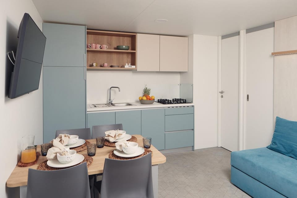 Kitchen or kitchenette, Living room, Dining area