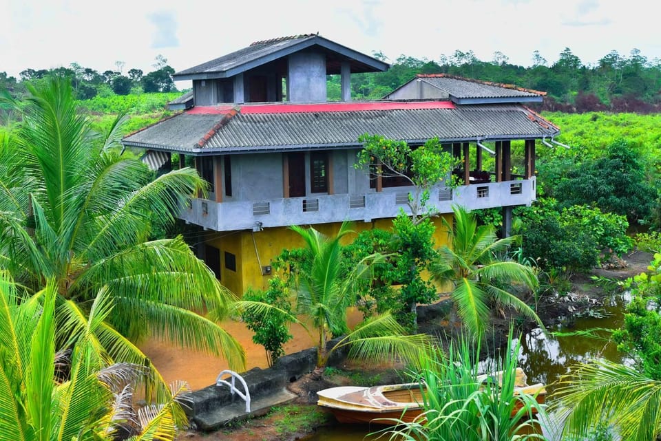 Maiya Wild Ship Villa Bed and Breakfast in Southern Province