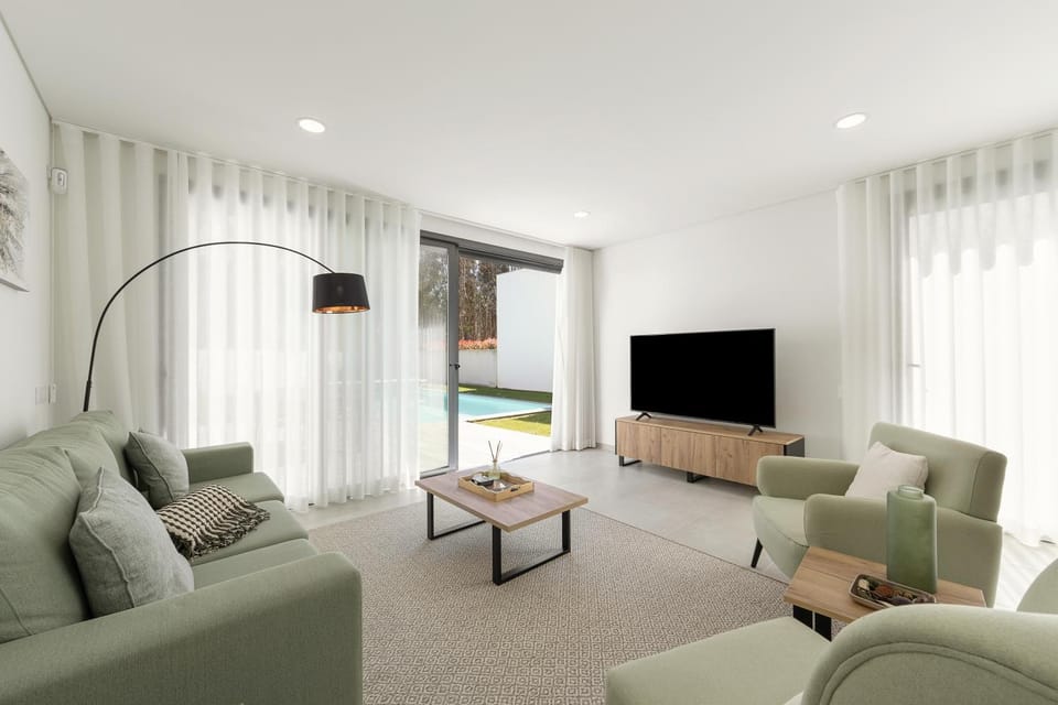 Communal lounge/ TV room, TV and multimedia, Living room, Seating area
