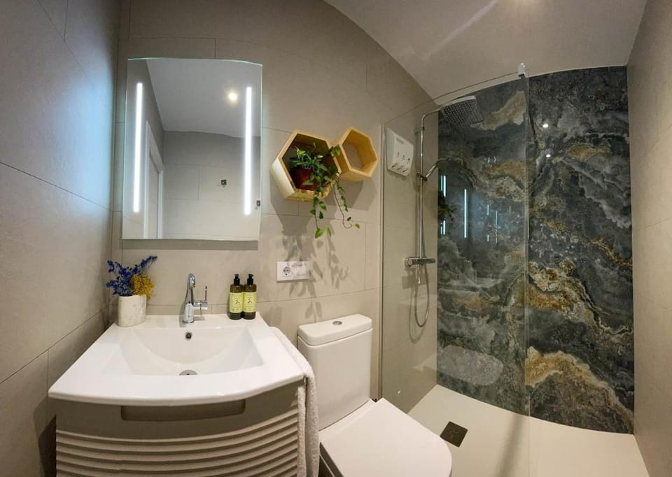 2BR Patio & Pool Las Arenas Beach Apartment in Valencia