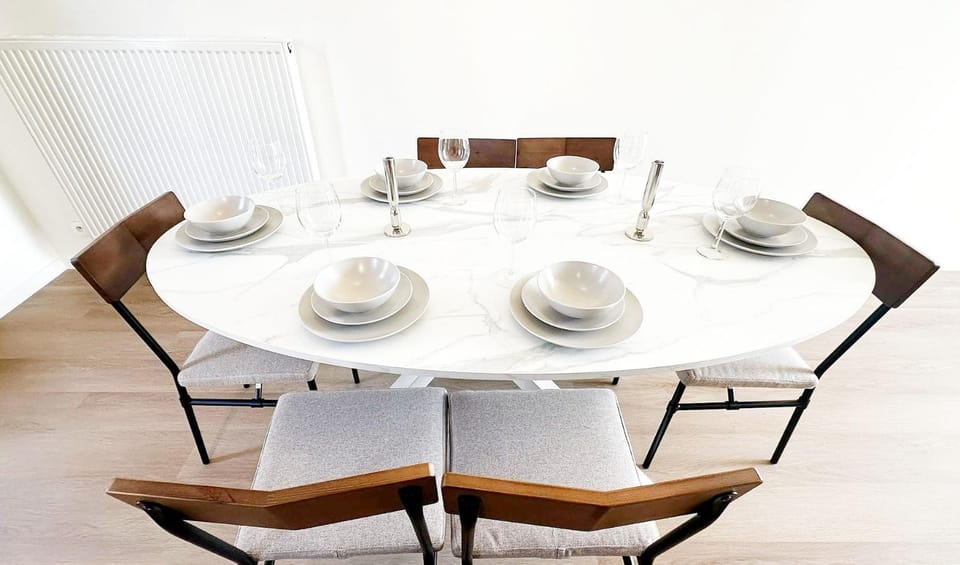 Seating area, Dining area