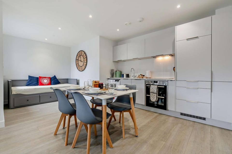 Dining area, kitchen
