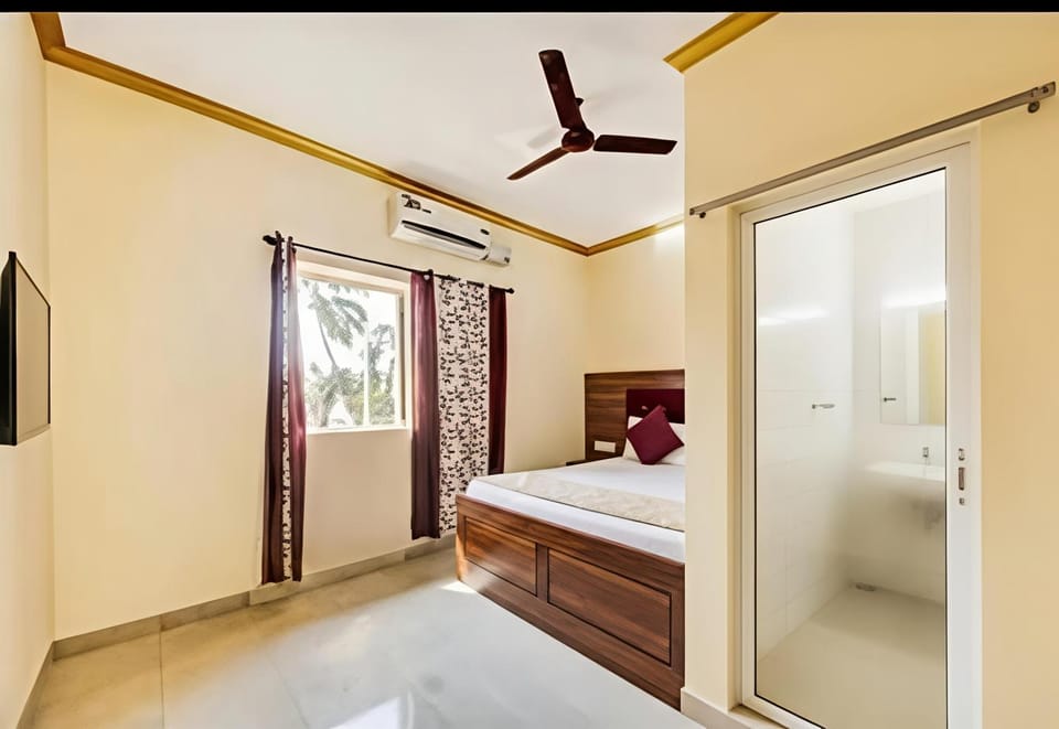 Bed, Photo of the whole room, air conditioner