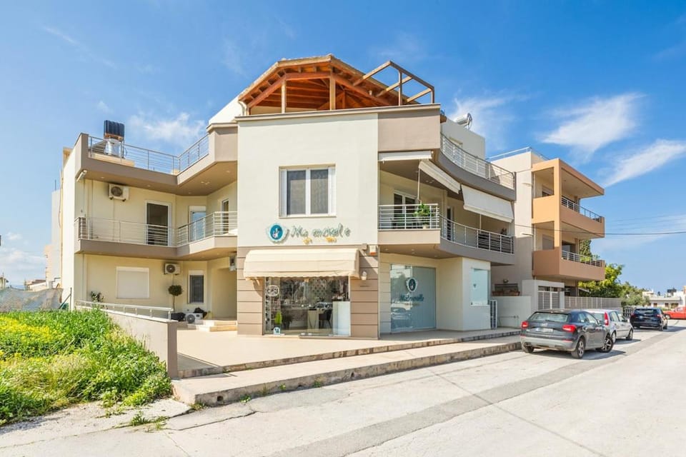 3 Bedroom Spacious & Modern Apartment with Patio Apartment in Heraklion