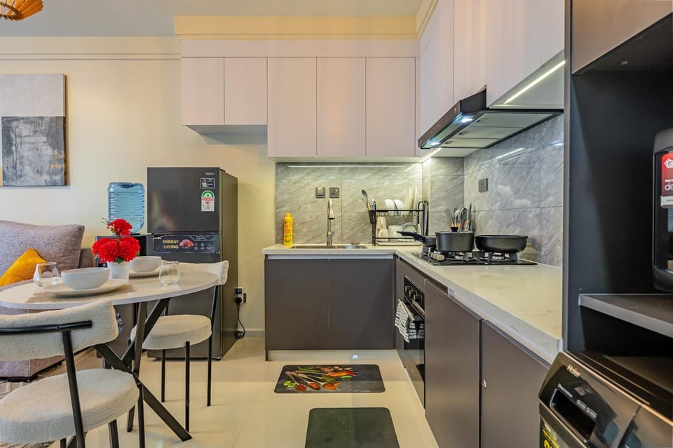 Property building, Restaurant/places to eat, Coffee/tea facilities, Kitchen or kitchenette, Living room, Seating area, dishwasher, oven, stove, toaster