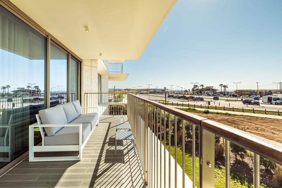 Bayline Sardine T3 Beachfront & Sea View Apartment in Praia de Armação de Pêra