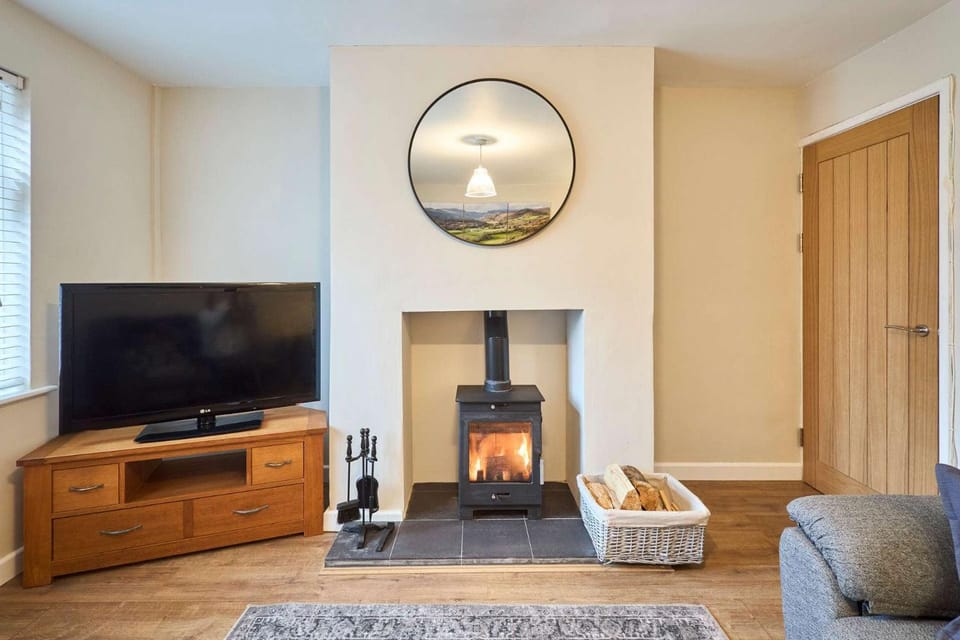 TV and multimedia, fireplace