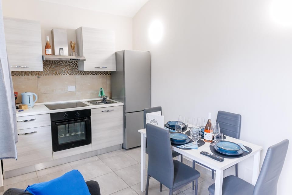 Kitchen or kitchenette, kitchen, kitchen