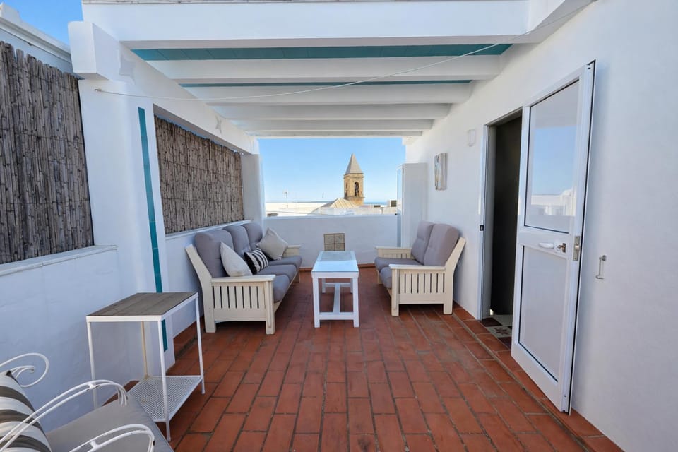 Off site, Balcony/Terrace